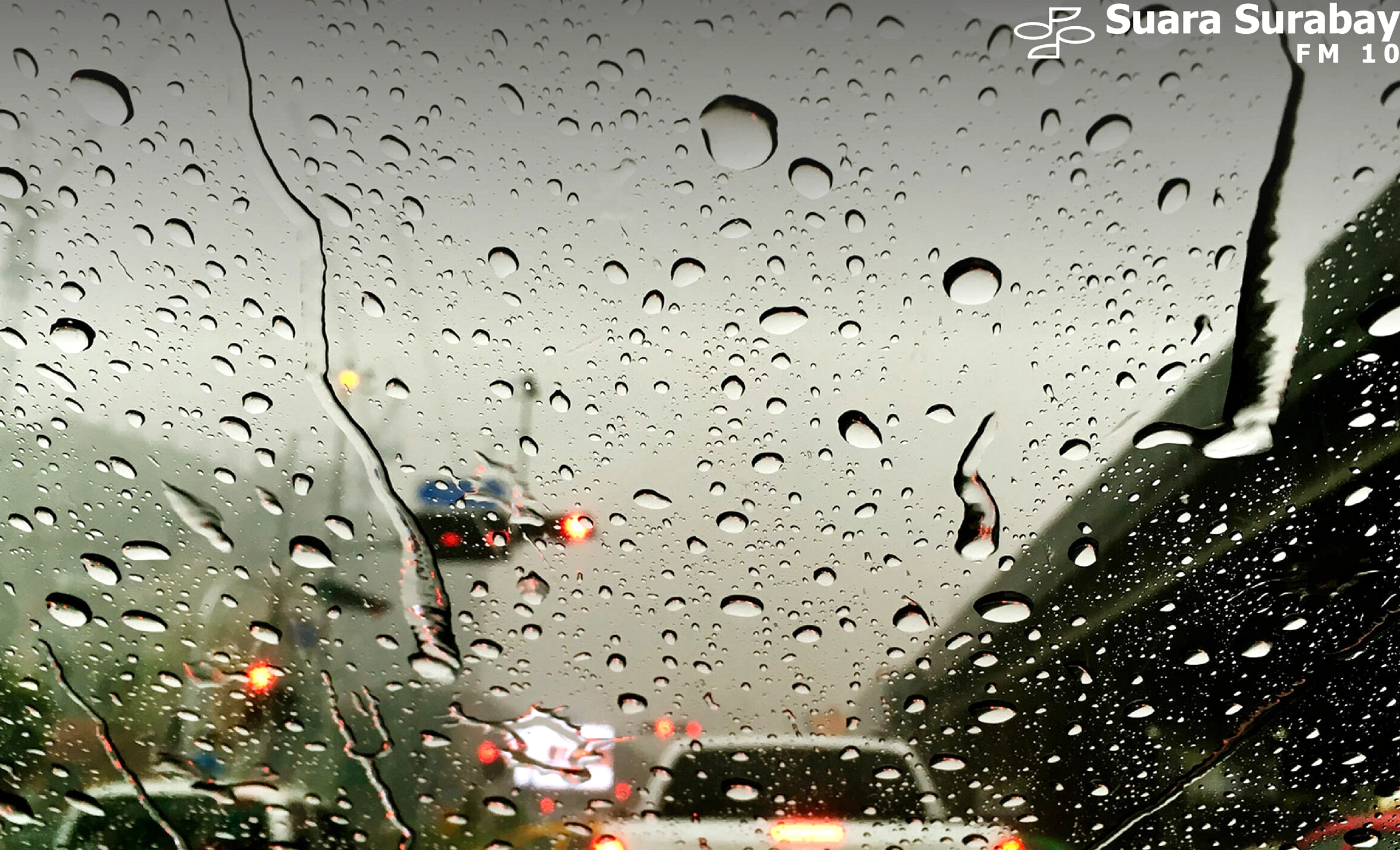 Surabaya: Hujan Ringan, Suhu 24‑31°C, Kelembapan Tinggi