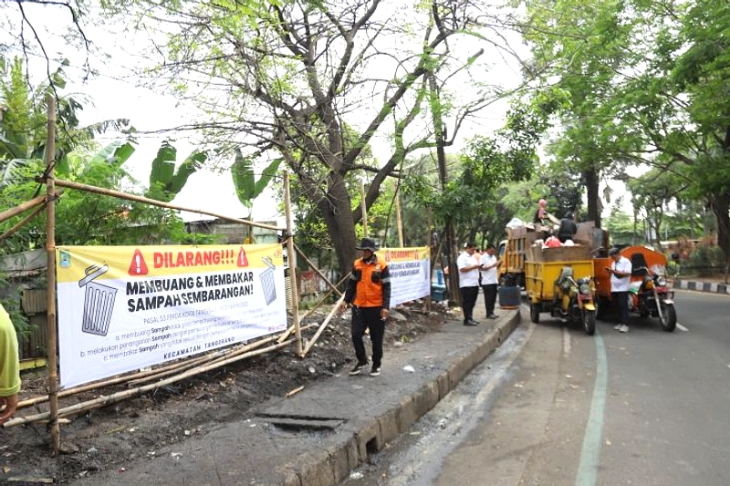 Surabaya Pasang Pot Bunga di TPS Liar, Coba Hindari Sampah
