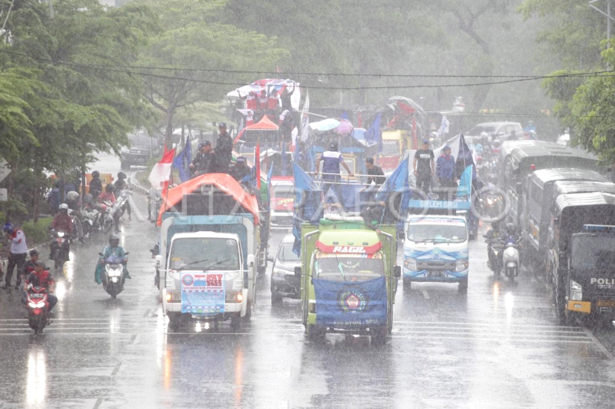 Surabaya Rayakan Hari Buruh 2026: Poster Solidaritas
