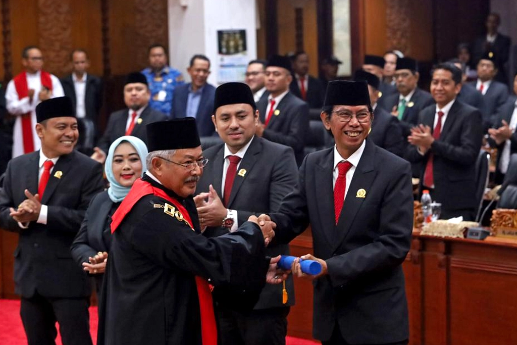 Syaifuddin Zuhri Dilantik Jadi Ketua DPRD Kota Surabaya