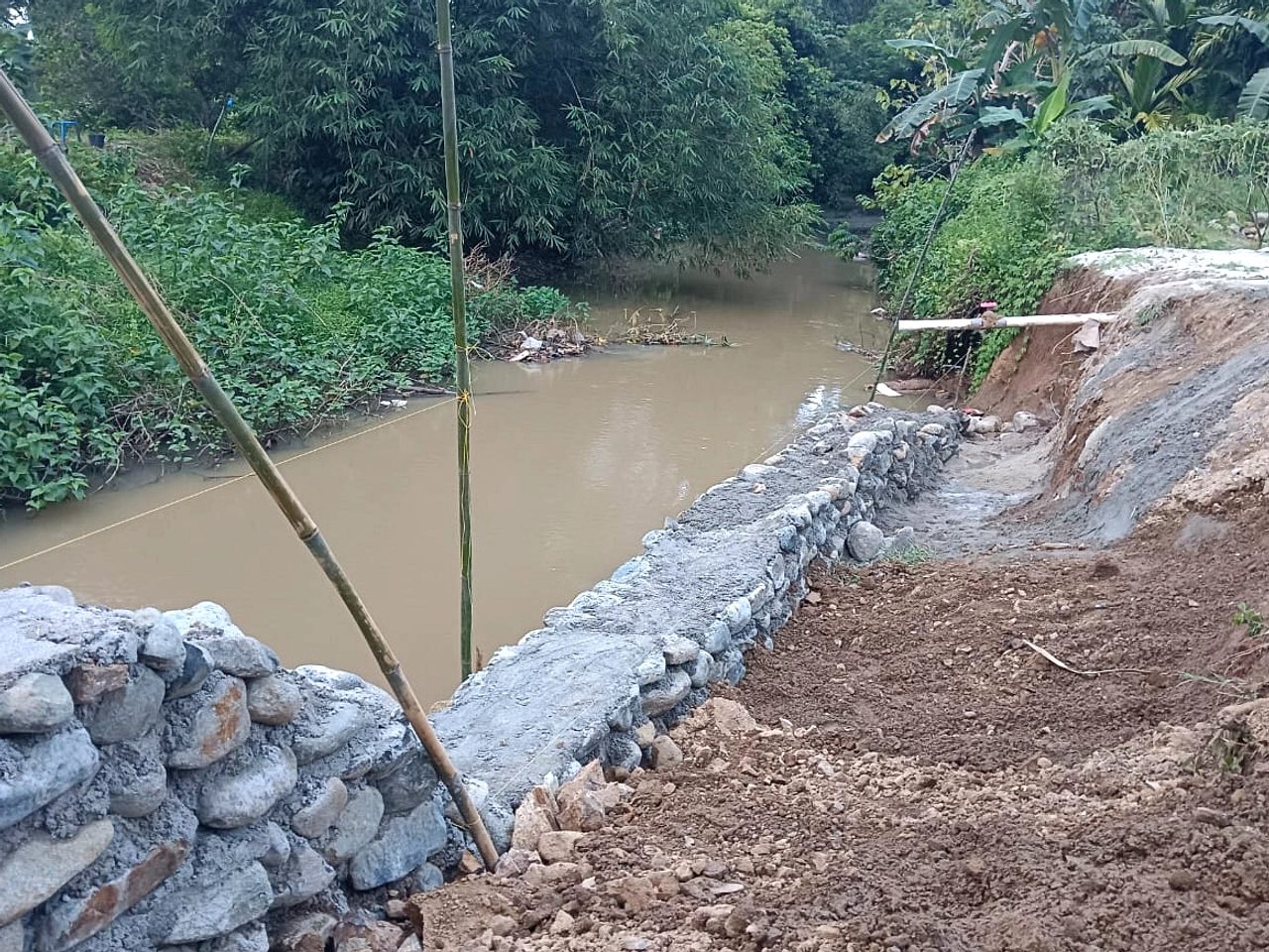 Talud Silandak Hancur, Jalan Jembawan 1 Tanpa Jalan Maret