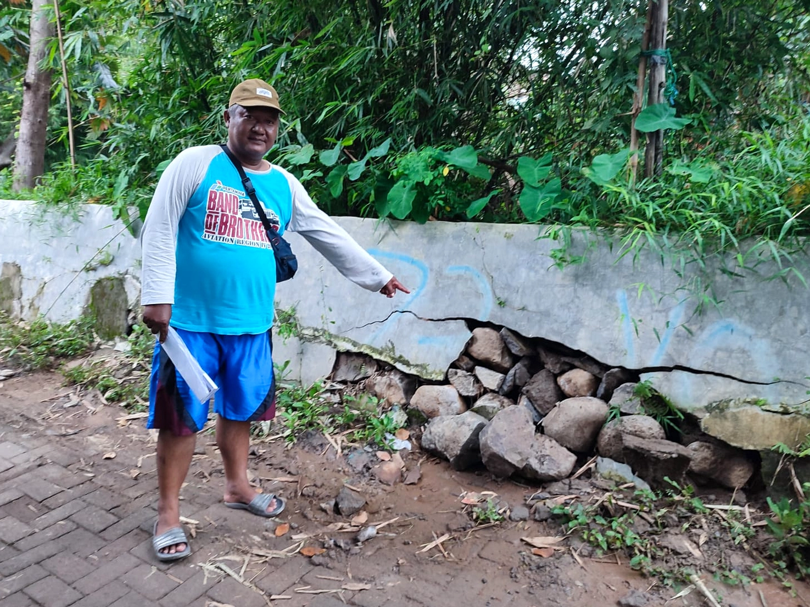 Talud Sungai Cilandak Ambles, Warga Siap Perbaikan 6 Mei
