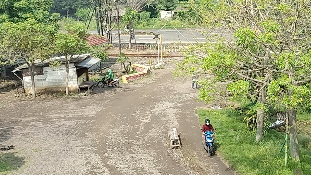 Tanggul Lumpur Lapindo Bocor, Rel Kereta Terancam