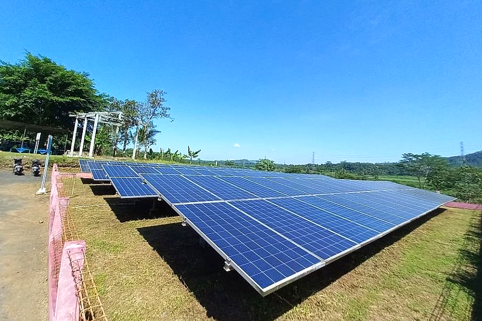 Target PLTS 100 GWp Terkendala Jaringan dan Pendanaan