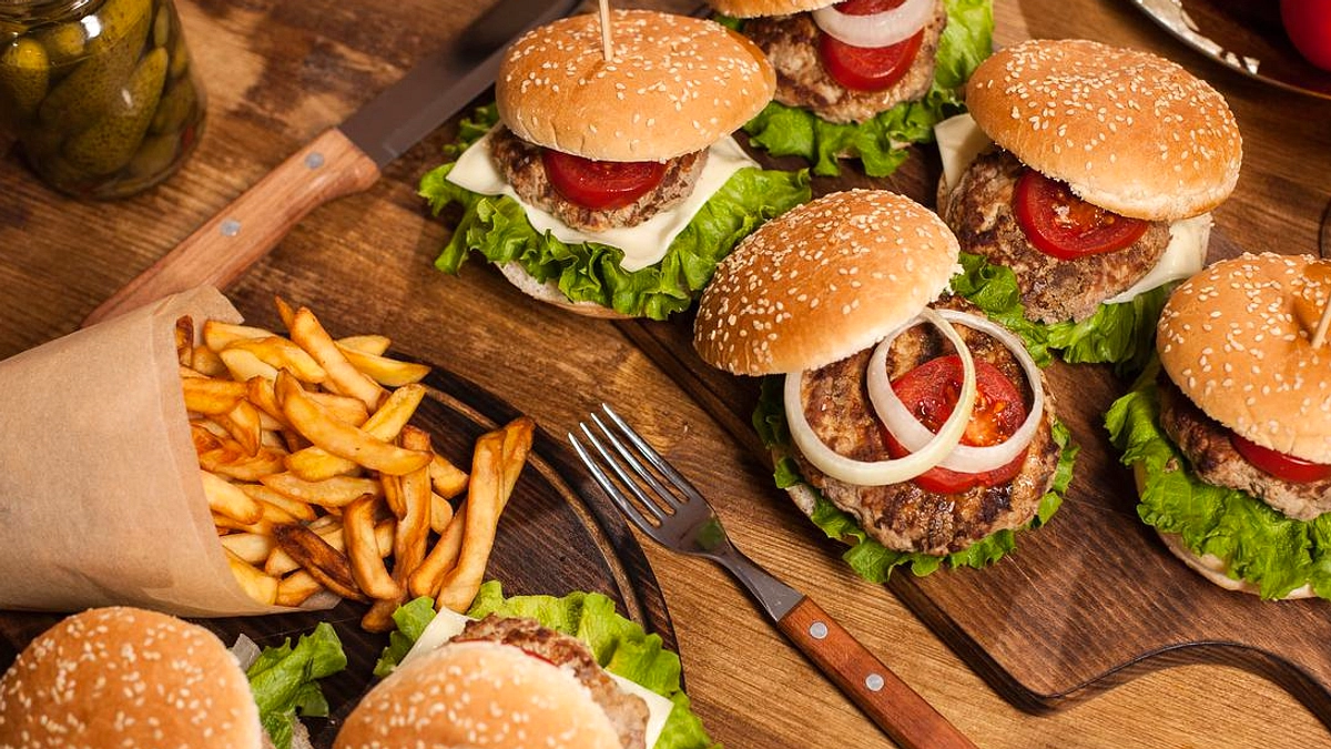 Tiga Kebiasaan Makan Ini Bikin Stres Makin Parah