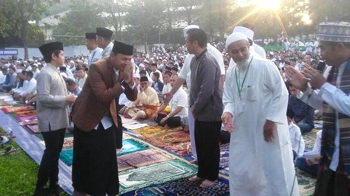 Tiga Ribu Warga Salat Idul Fitri di Stadion Pakansari, Bogor