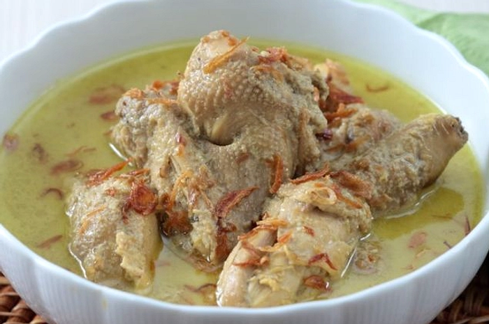 Tips Agar Santan Opor Ayam Tidak Pecah