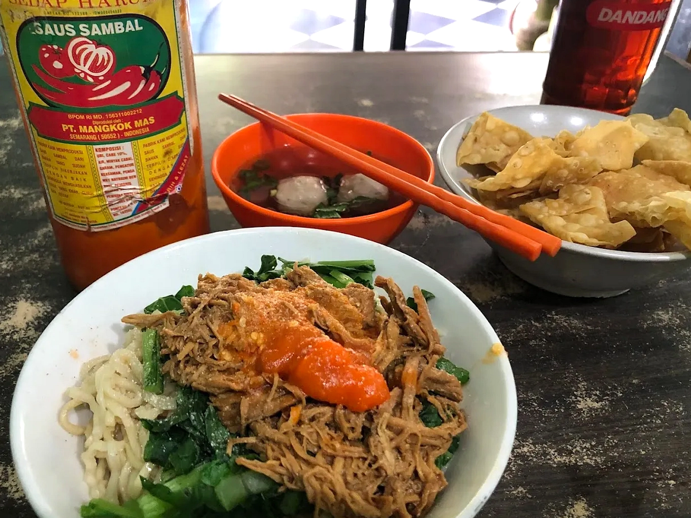 Titi Kamal Cari Mie Ayam Gerobakan di Jaksel, Netizen Ramai Beri Rekomendasi