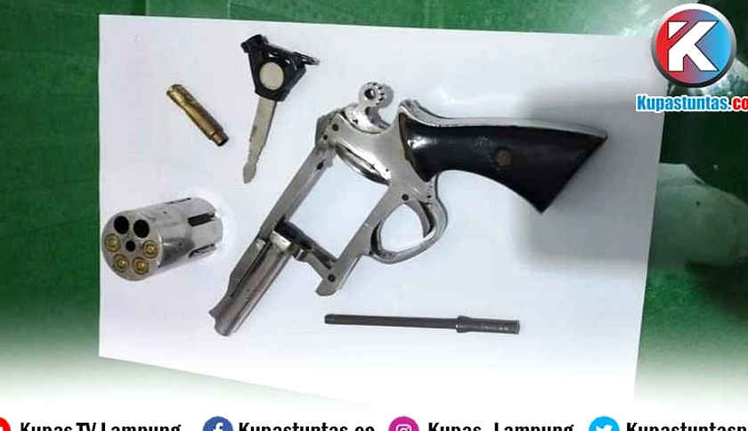 Tokoh Mesuji Serahkan 6 Senpi Rakitan ke Polisi