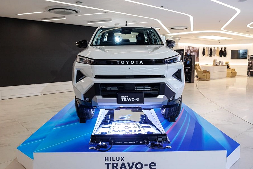 Toyota Hilux Travo‑e Listrik Pamer di Bangkok 2026