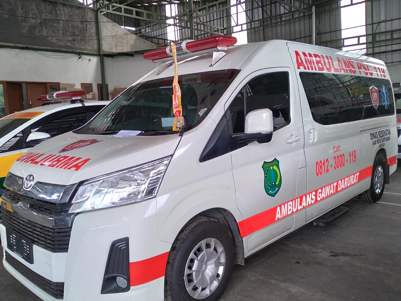 Toyota Serahkan 3 Ambulans Innova ke RSUD Muda Sedia Aceh