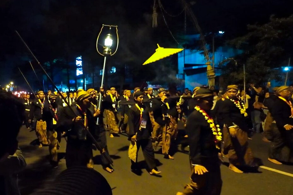 Tradisi 1 Suro: Ritual Rangkaian Budaya Nusantara Indonesia