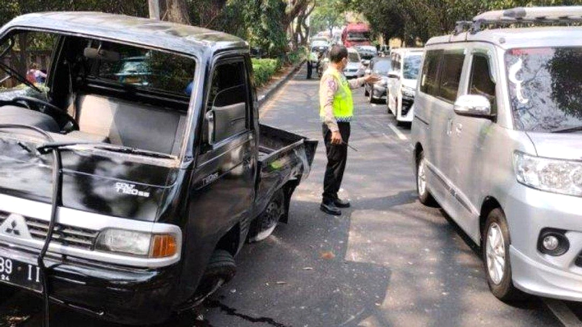 Tragedi Indramayu: 12 Tewas Akibat Pikap Angkut Manusia