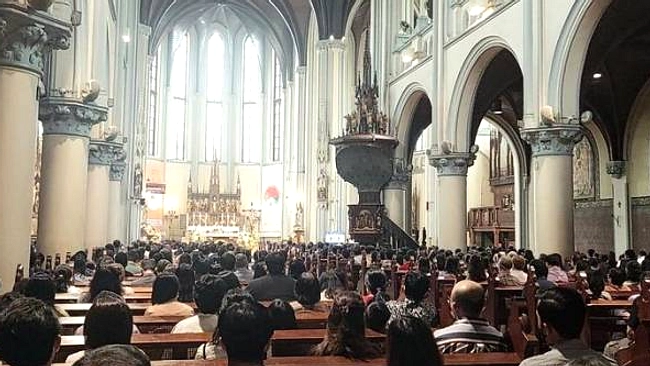 Tri Hari Suci Medan: Uskup Kornelius Adakan Pembasuhan Kaki