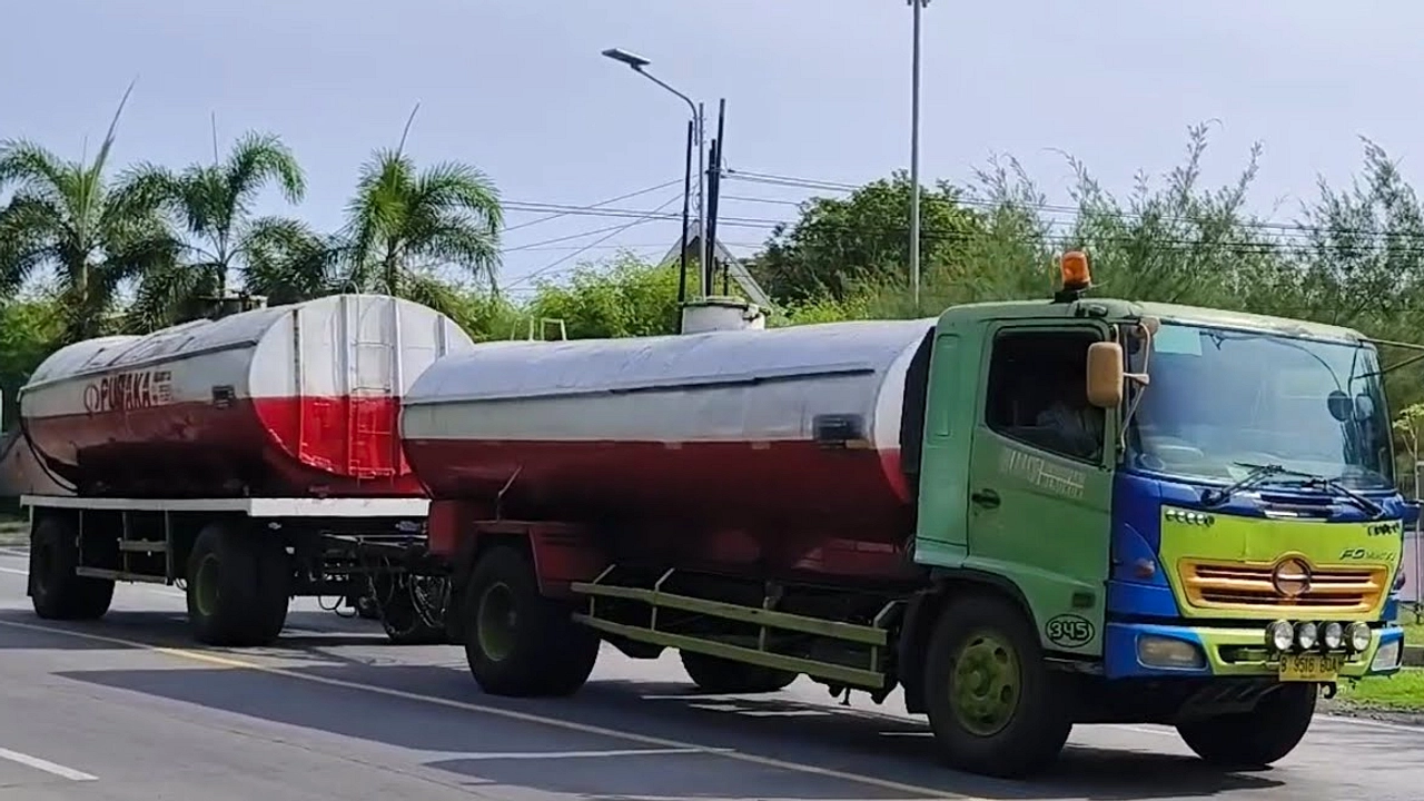 Truk Mercy Mogok di Jembatan Sayung, Macet 4,3 Km
