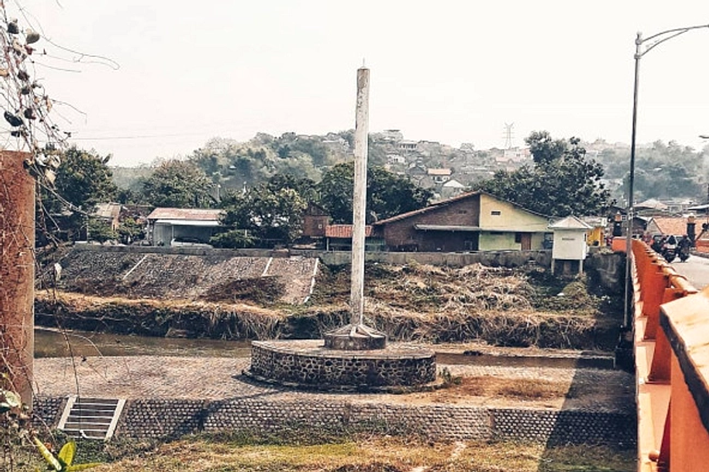 Tugu Soeharto Semarang Tempat Ritual 1 Suro & Pasar Malam