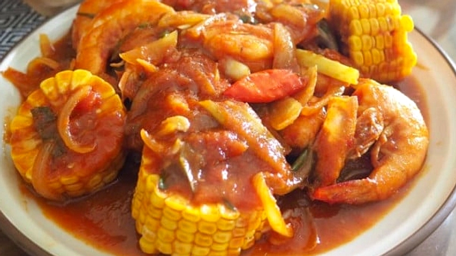 Udang Saus Padang: Warung Seafood Tenda Sajikan Pedas Asam