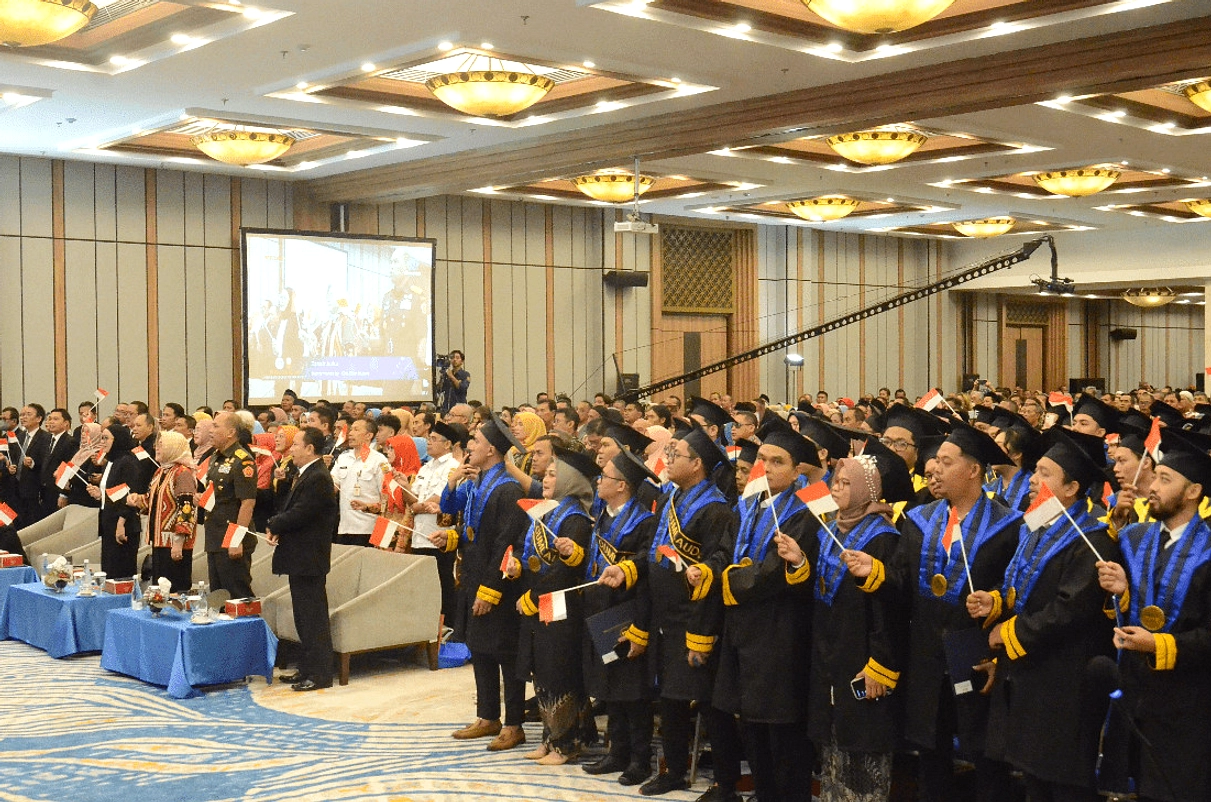 Udinus Gelar Wisuda ke-87, Arhan Terima Ijazah Blockchain