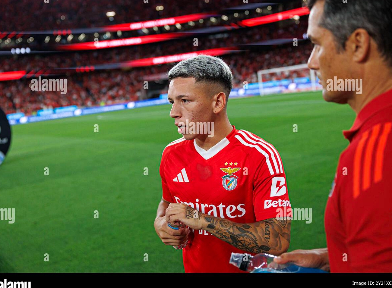 UEFA Larang 2 Laga Gelandang Benfica atas Hinaan Vinicius