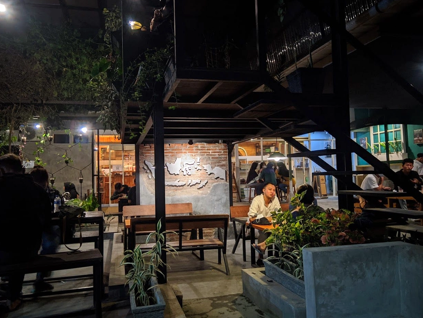 Uncle John, Kafe Susu Tegal, Susu Cokelat Populer Di Tegal