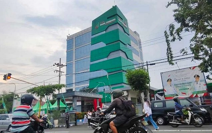Utang Lansia Buta Huruf Membengkak Rp 140 Juta