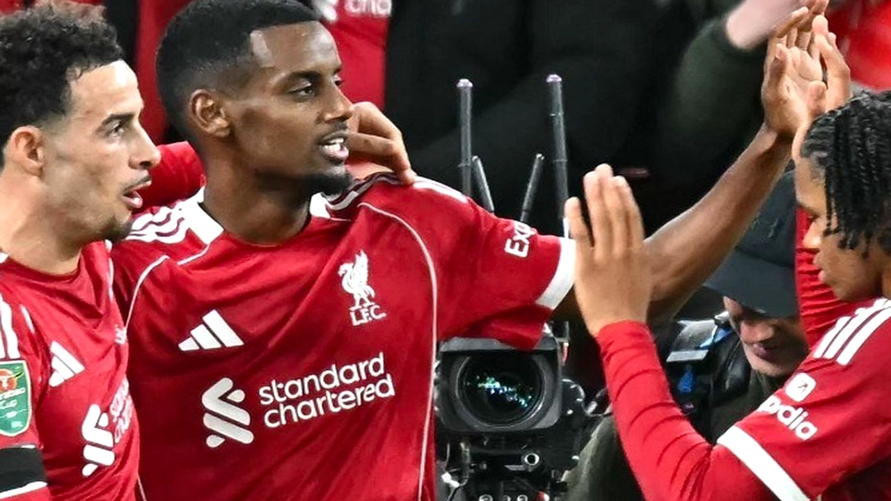 Van Dijk: Isak Tak Mengkhawatirkan, Fokus Gol di Anfield
