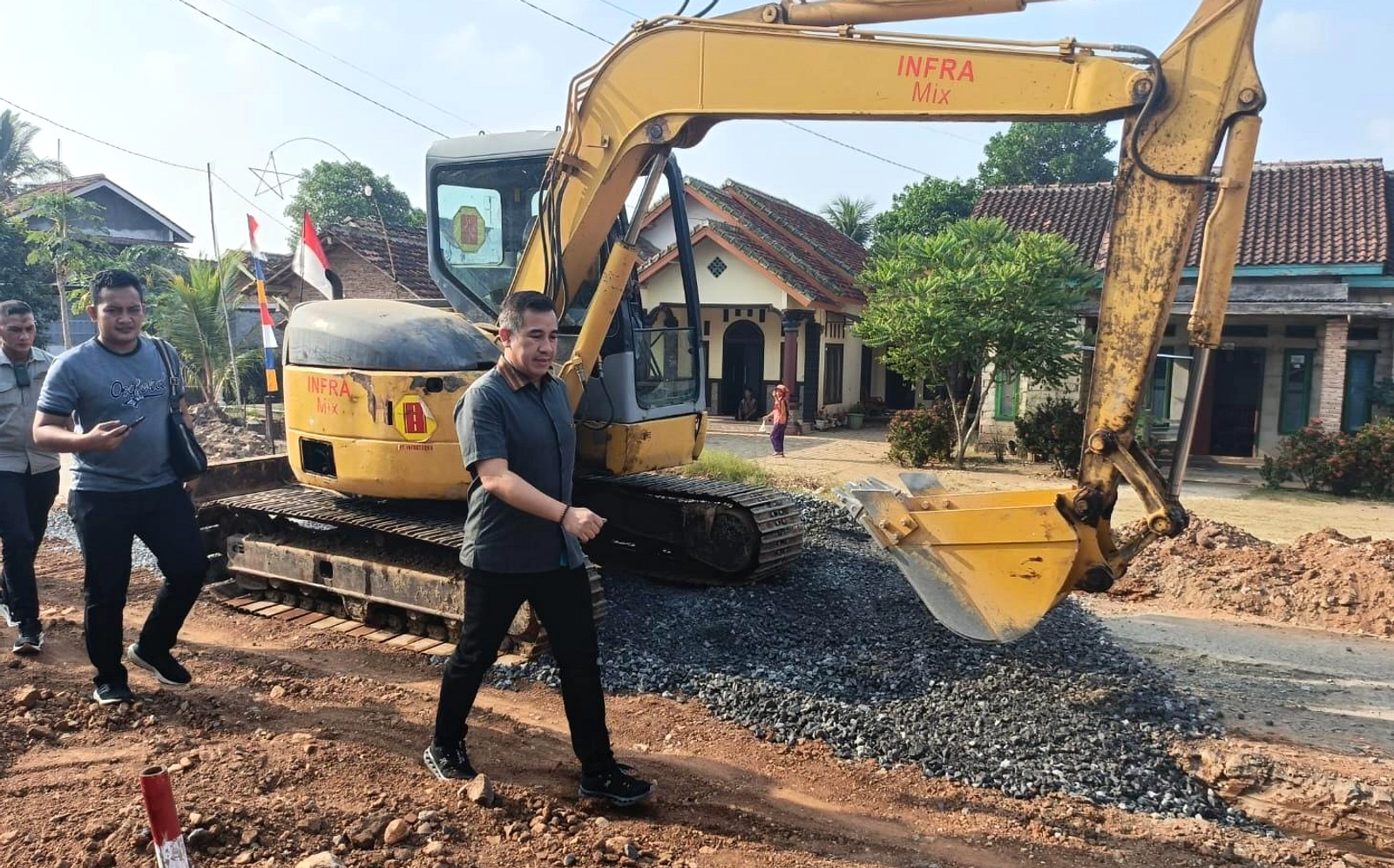 Warga Tak Bayar Pajak, Dana untuk Cor Jalan