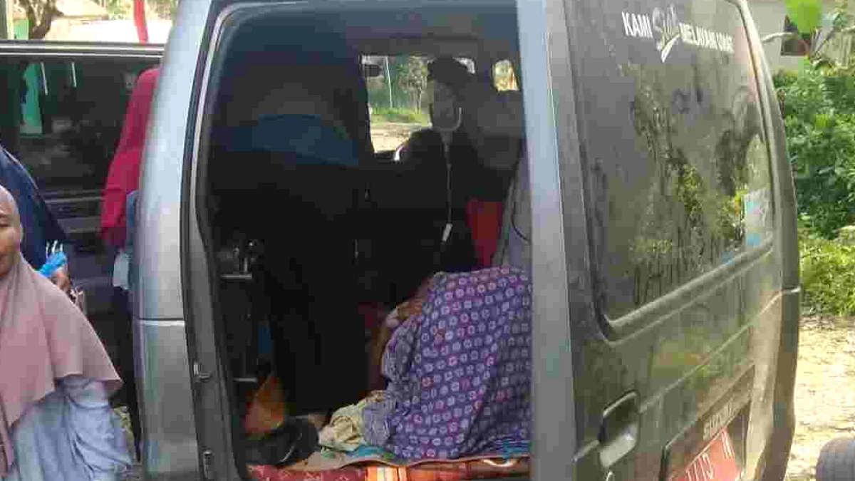 Warga Tapanuli Selatan Tuntun Hamil 30 km ke RS Pagi