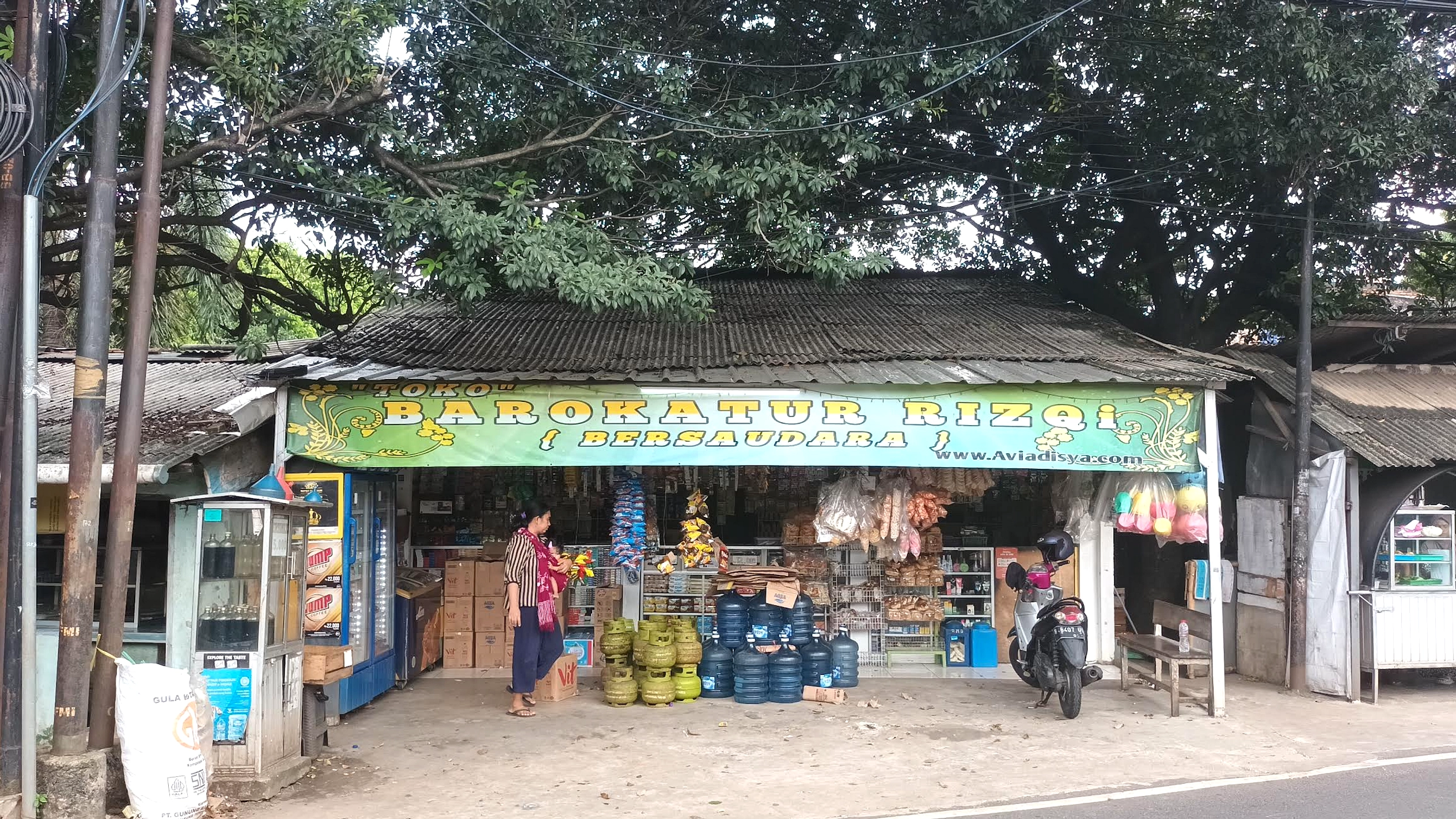 Warung Madura Jadi Minimarket 24 Jam, Beli Cilik Jadi Peluang