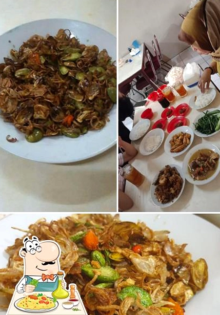 Warung Nasi Goreng Salatiga Viral karena Timun Utuh