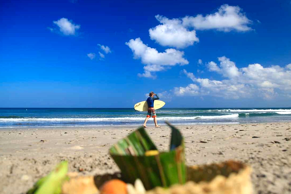 Wisatawan Lokal Diusir dari Pantai Blue Lagoon Bali Demi Turis Asing