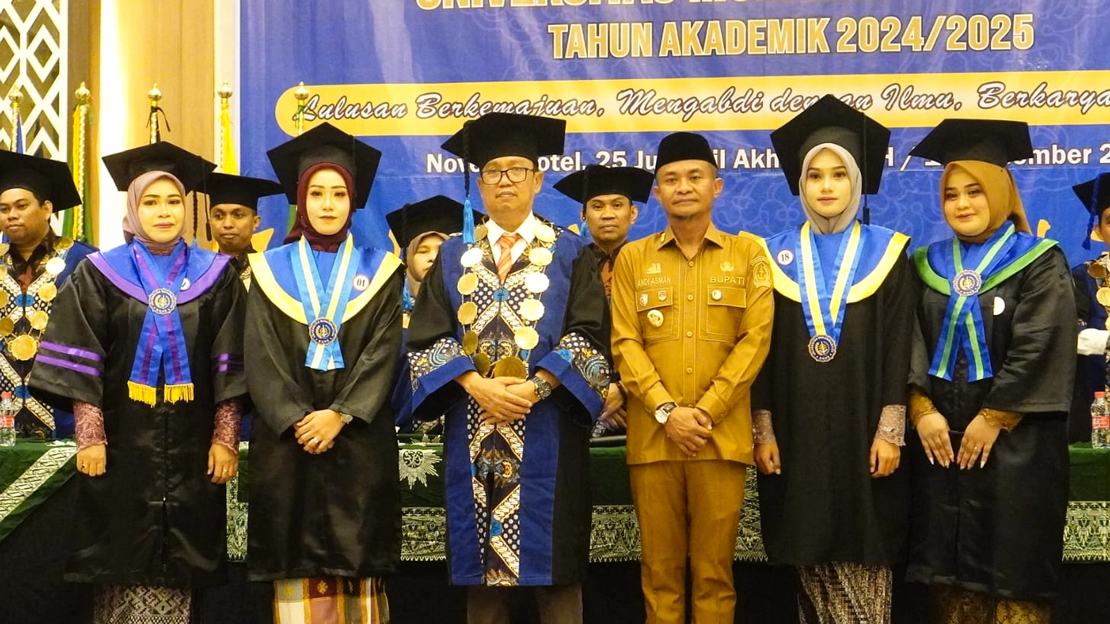 Wisudawan UM Raih IPK 3,82 dan Emas di Kompetisi Internasional