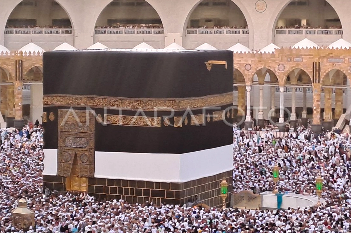 Wukuf Arafah dan Tawaf Ifadah: Dasar Sahnya Haji, Perbedaan Mazhab