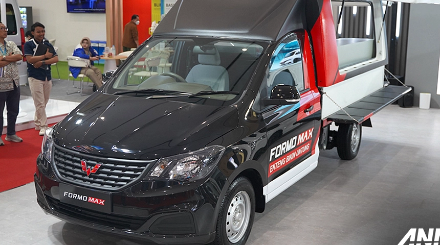 Wuling Perkenalkan Formo Max & Mitra EV di GIICOMVEC 2026