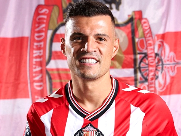 Xhaka Bantah Rumor ke Chelsea, Tegaskan Setia di Sunderland