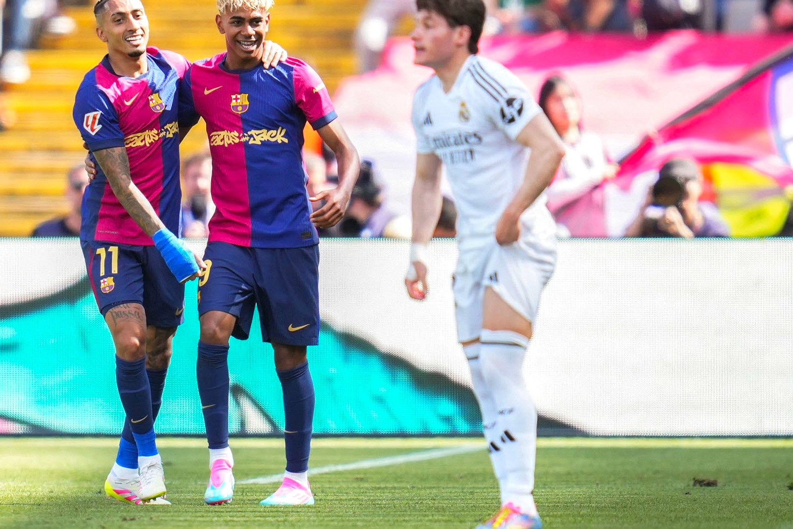 Yamal di Parade Barcelona: 'Untung Aku Bukan Madridista'