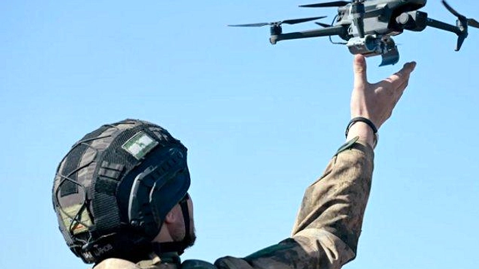Zelensky Sebut Pakar Militer Ukraina Bantu Pertahanan di Timur Tengah